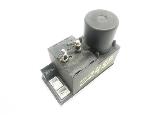 Compressor do fecho central Compressor do fecho central AUDI A4 B5 (8D2) S4 quattro (265 hp) 36377736 36377736