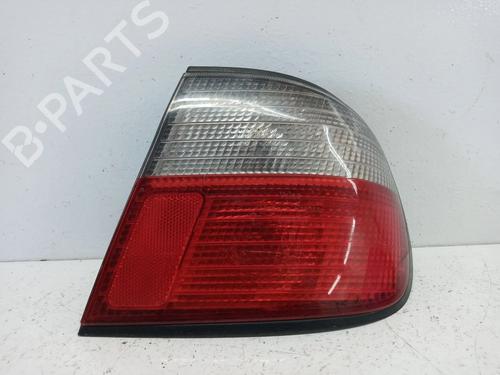 Used Right taillight NISSAN PRIMERA Hatchback (P11) [1996-2002]  9239404