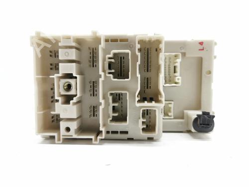 Used Fuse box TOYOTA RAV 4 II (_A2_) [2000-2005]  8933065