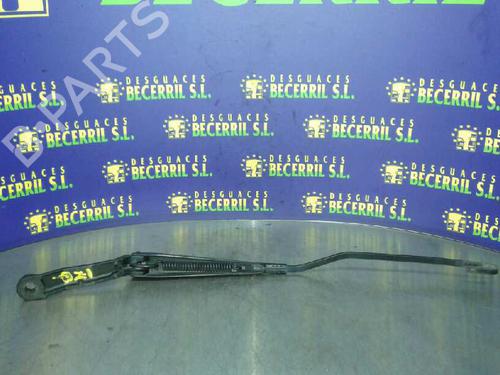 Used Front windshield wiper arm PEUGEOT 206 Hatchback (2A/C) 1.9 D (69 hp) 8428820