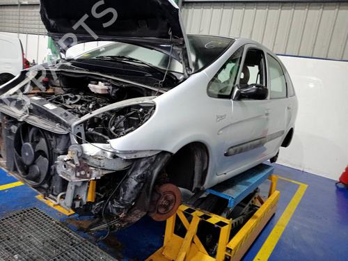 Front bumper CITROËN XSARA PICASSO (N68) 2.0 HDi | BP16922771C7 