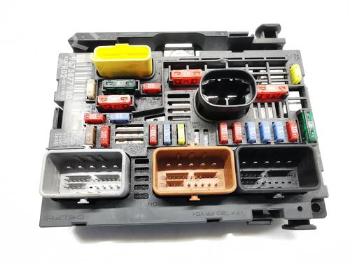 Used Fuse box Fuse box CITROËN C5 III (RD_) 2.0 HDi (RDRHD8, RDRHDJ, RDRHR8, RDRHRJ) (136 hp) 33403526 33403526