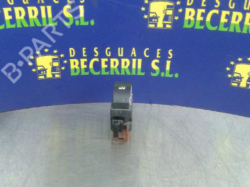 Pulsantiera posteriore destra RENAULT LAGUNA II (BG0/1_) 1.6 16V (BG0A, BG0L) (107 hp) 8200220507