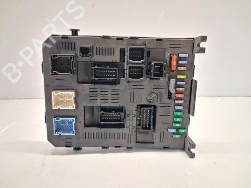 Boîte à Fusibles PEUGEOT 407 (6D_) 2.0 HDi 135 (6DRHRH, 6DRHRE, 6DRHRG, 6DRHRJ) (136 hp) 32342948