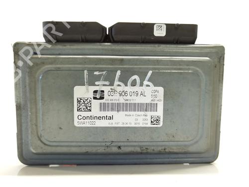 Used Engine control unit (ECU) SEAT IBIZA IV (6J5, 6P1) 1.2 (70 hp) 17989038