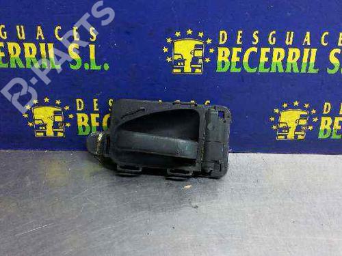 Used Front right interior door handle Front right interior door handle CITROËN SAXO (S0, S1) 1.5 D (57 hp) 10041031 10041031