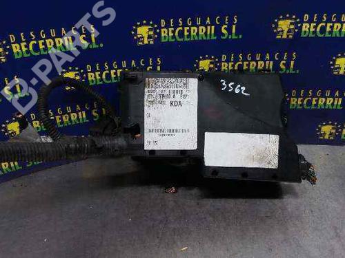 fuse-box-ford-c-max-dm2-18-tdci-2007-2008-2009-2010-8436536 main image