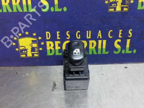 Used Right front window switch HYUNDAI ACCENT II (LC) 1.5 CRDi (82 hp) 8441076