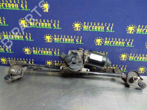 Used Front wiper motor KIA CERATO I Hatchback (LD) 1.5 CRDi (102 hp) 8452384