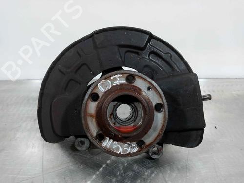 Used Left front steering knuckle VOLVO V70 II (285) 2.4 (140 hp) 8471326