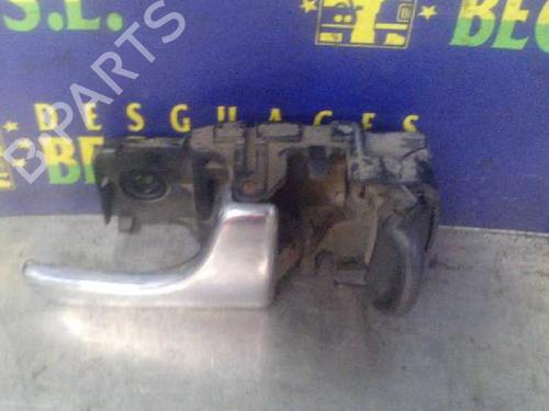 Used Rear right interior door handle NISSAN TERRANO II (R20) 2.7 TDi 4WD (125 hp) 8431370