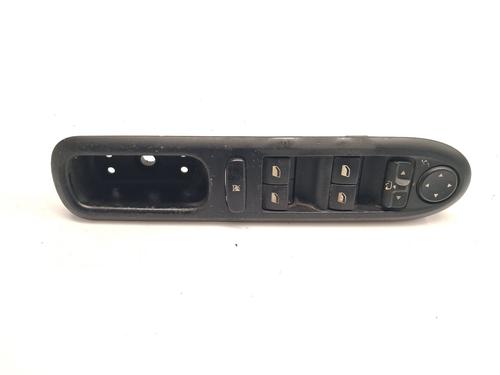 Used Left front window switch PEUGEOT 407 (6D_) 2.0 HDi 135 (6DRHRH, 6DRHRE, 6DRHRG, 6DRHRJ) (136 hp) 31048107