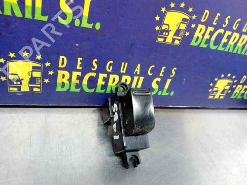 Used Right front window switch NISSAN PRIMERA (P12) 1.6 (109 hp) 8451984
