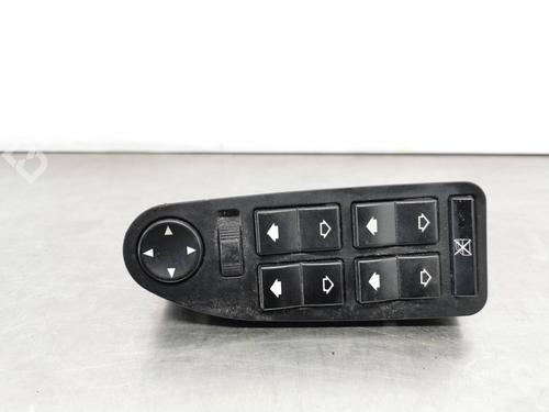 Used Left front window switch BMW 5 (E39) 528 i (193 hp) 8473759