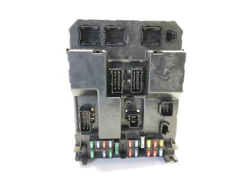 Caja reles / fusibles CITROËN C5 I (DC_) 2.0 HDi (DCRHZB, DCRHZE) (109 hp) 28276370