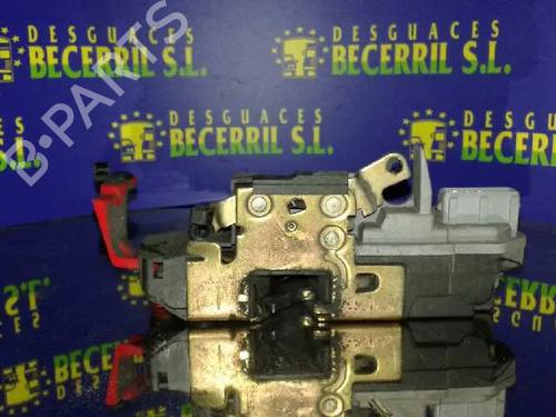 Used Rear right lock CITROËN XSARA (N1) 1.9 TD (90 hp) 8427791