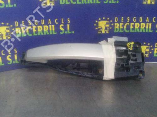 Venstre foran utvendig håndtak OPEL ASTRA H (A04) 1.7 CDTI (L48) (110 hp) 8431632