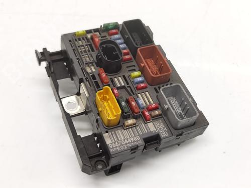 Sikringsdåse PEUGEOT 5008 (0U_, 0E_) 1.6 HDi (110 hp) 31026053
