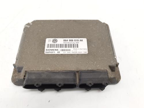 Used Engine control unit (ECU) Engine control unit (ECU) VW GOLF IV (1J1) 1.6 (100 hp) 33302992 33302992