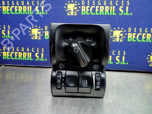 Used Headlight switch OPEL VECTRA B (J96) [1995-2004]  8439024