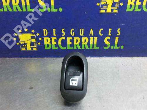 Used Right rear window switch Right rear window switch PEUGEOT 1007 (KM_) 1.4 HDi (68 hp) 8445592 8445592