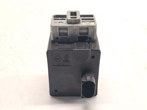 Used Electronic module RENAULT MEGANE II (BM0/1_, CM0/1_) 1.6 16V (112 hp) 30469805