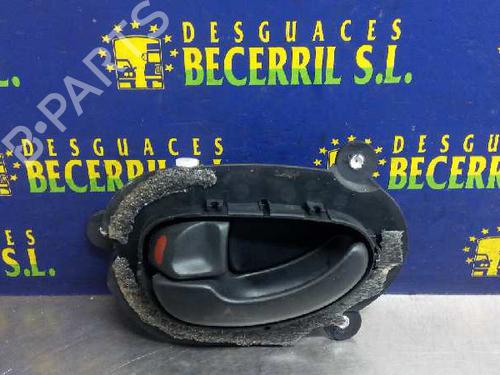 Venstre bak invendig håndtak PEUGEOT 406 (8B) 2.0 16V (136 hp) 8448468