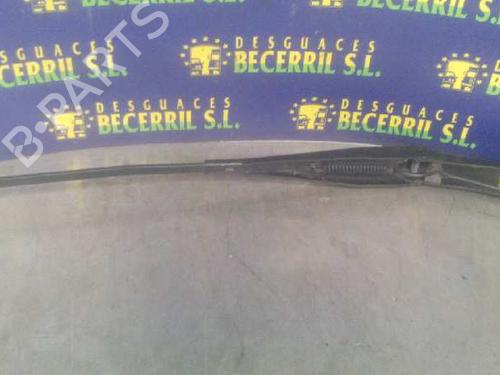 Used Front windshield wiper arm OPEL ASTRA H (A04) [2004-2014]  8431271
