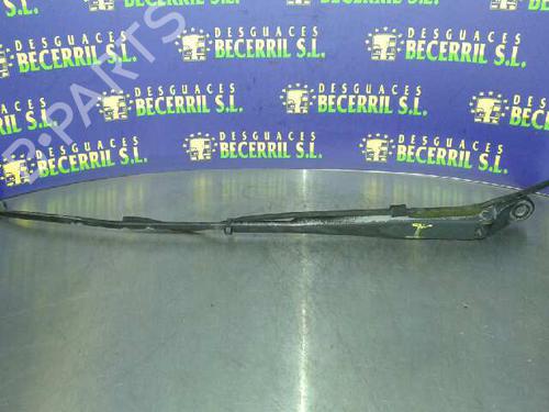 Used Front windshield wiper arm MERCEDES-BENZ VITO Van (W638) [1997-2003]  8428458