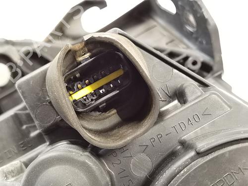 Right headlight PEUGEOT 5008 (0U_, 0E_) 1.6 HDi | BP23272857C29 