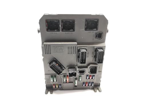 Used Fuse box Fuse box PEUGEOT 206 Hatchback (2A/C) 1.1 i (60 hp) 32745288 32745288