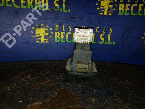 Used Left rear window switch Left rear window switch NISSAN PICK UP (D22) 2.5 D (83 hp) 8424710 8424710