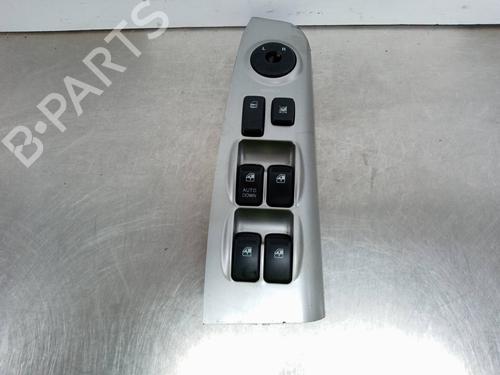 Used Left front window switch KIA SPORTAGE II (JE_, KM_) 2.0 i 16V (141 hp) 8467661