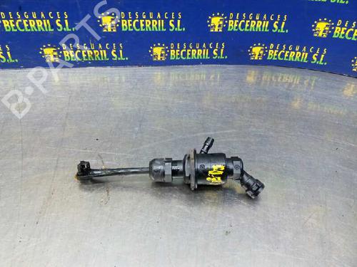 Used Clutch slave cylinder RENAULT SCÉNIC II (JM0/1_) [2003-2010]  14017710