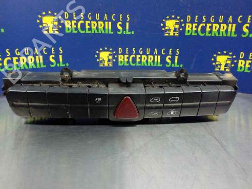 Used Warning switch MERCEDES-BENZ VITO / MIXTO Van (W639) [2003-2025]  8450200