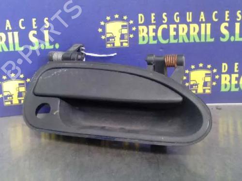 Maniglia esterna anteriore destra RENAULT SAFRANE II (B54_) 2.5 20V (B54F) (165 hp) 8430448