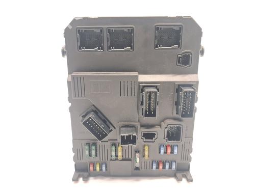 Used Fuse box Fuse box 36804728 36804728