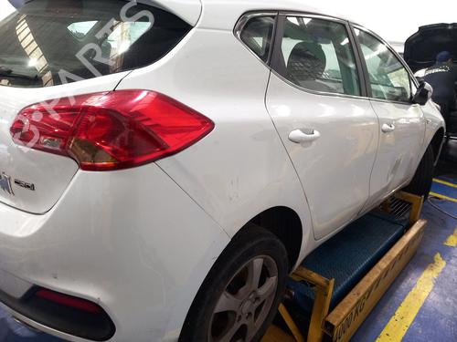 Left front fog light KIA CEE'D (JD) 1.4 CRDi 90 | BP36378516C30 - Image 6