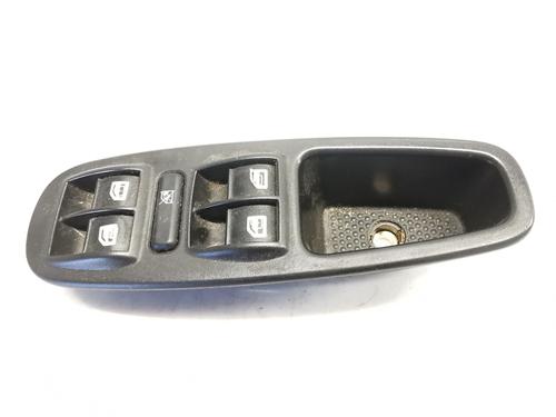 left-front-window-switch-fiat-500l-351_-352_-2012-36473315 main image