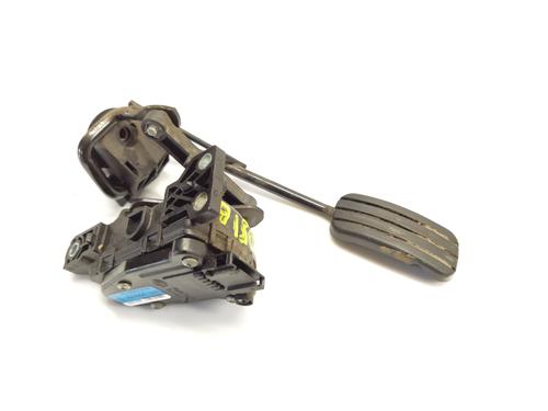 Used Pedal RENAULT CLIO II (BB_, CB_) 1.5 dCi (B/C2J) (68 hp) 28071651