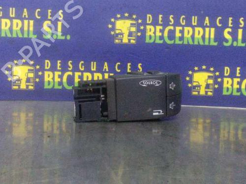 Used Switch RENAULT ESPACE IV (JK0/1_) 2.2 dCi (JK0H) (150 hp) 8430873