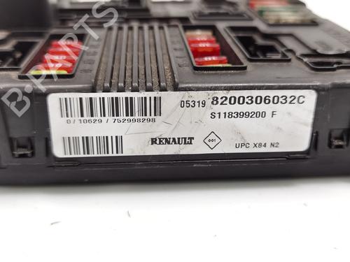 Fuse box RENAULT SCÉNIC II (JM0/1_) 1.9 dCi (JM14) | BP28301926E1 