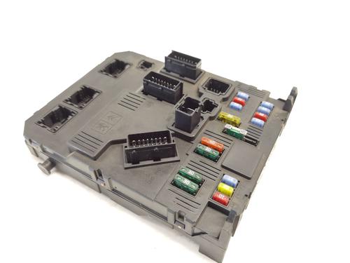 Used Fuse box Fuse box CITROËN BERLINGO / BERLINGO FIRST MPV (MF_, GJK_, GFK_) 2.0 HDI 90 (MFRHY) (90 hp) 40037136 40037136