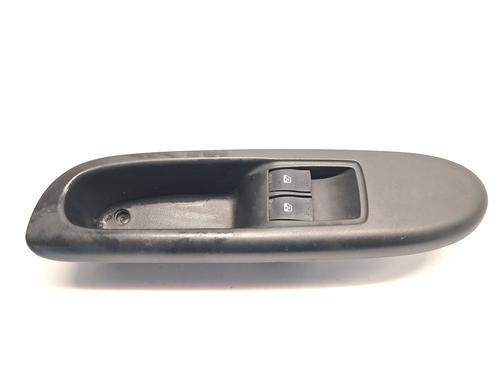 Used Left front window switch RENAULT CLIO II (BB_, CB_) 1.4 16V (B/CB0L) (95 hp) 29944818
