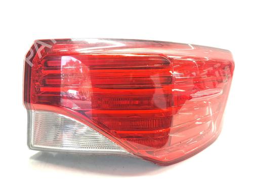 Used Right taillight Right taillight TOYOTA AVENSIS Saloon (_T27_) 2.0 D-4D (ADT270_, ADT270R) (124 hp) 39901112 39901112