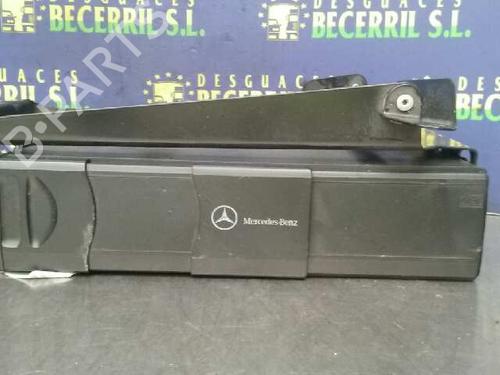 Used Radio MERCEDES-BENZ M-CLASS (W163) ML 400 CDI (163.128) (250 hp) 11873494
