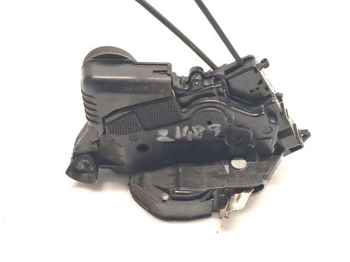 Høyre foran lås TOYOTA YARIS (_P9_) 1.4 D-4D (NLP90_, NLP90R) (90 hp) 31065570