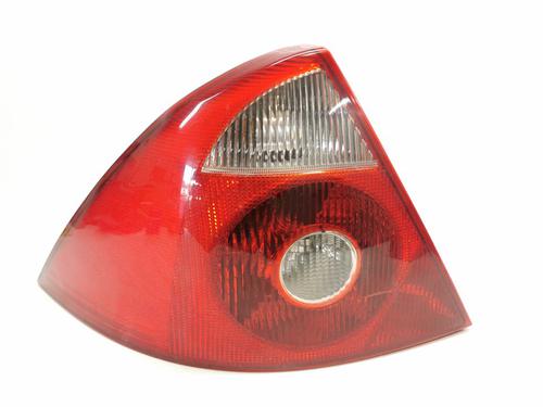 left-taillight-ford-mondeo-iii-saloon-b4y-20-16v-2000-2001-2002-2003-2004-2005-2006-2007-10139184 main image