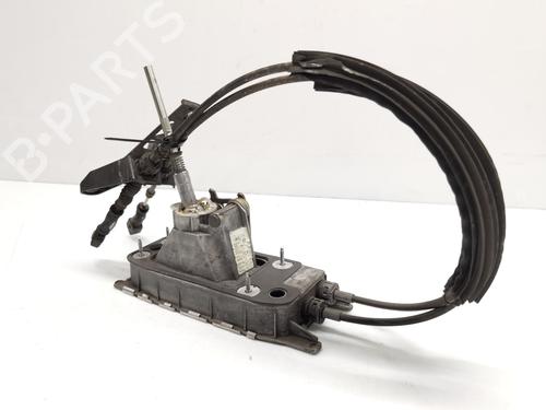 Used Gear lever VW GOLF VI (5K1) 1.6 TDI (105 hp) 30368557