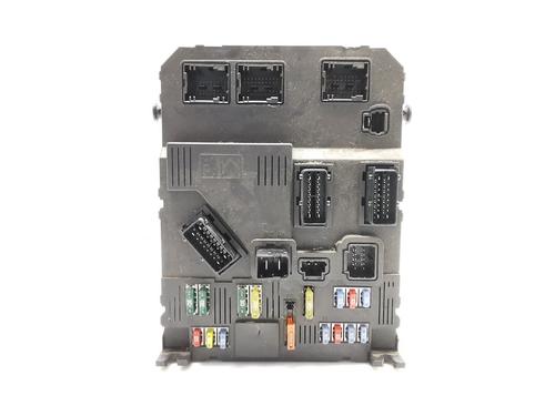 Used Fuse box Fuse box PEUGEOT 407 (6D_) 2.0 16V (6DRFJC, 6DRFJE, 6DRFJF) (140 hp) 33328935 33328935